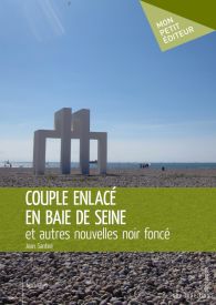 Couple enlacé en baie de Seine